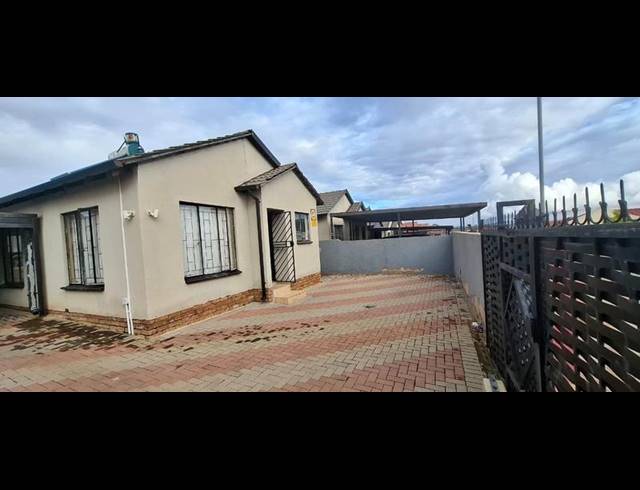 2 BEDROOM HOUSE FOR SALE IN SOSHANGUVE VV